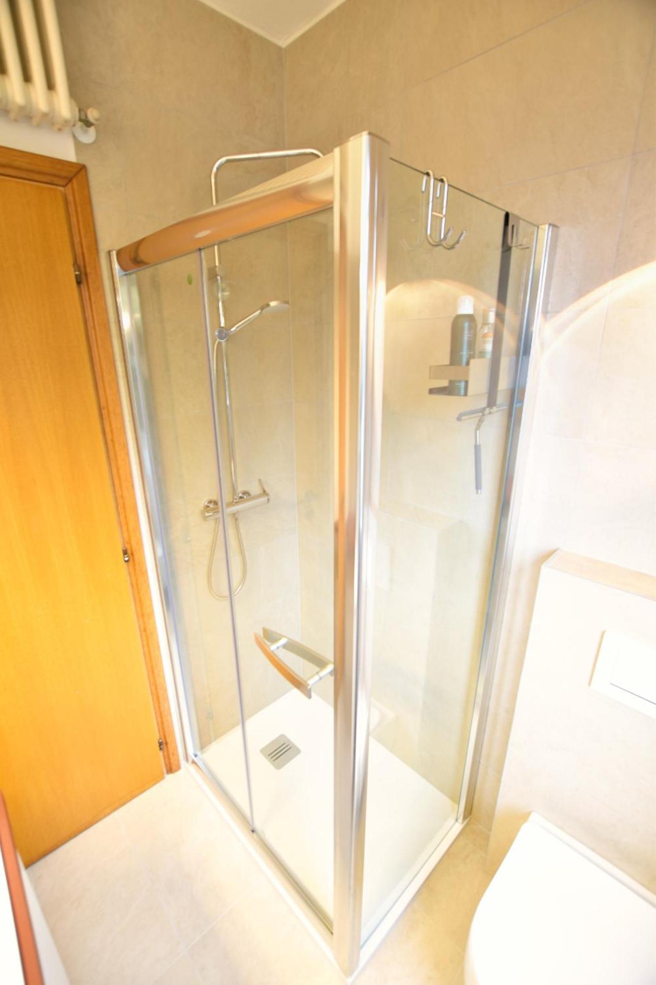 2-Bedroom Lakeview Apartment Bella Gaeta San Siro  Luaran gambar